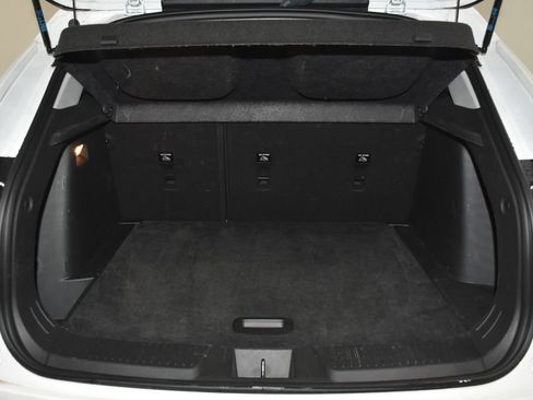 Used 2025 Chevrolet Trax LT w/ LT Convenience Package FWD image 30