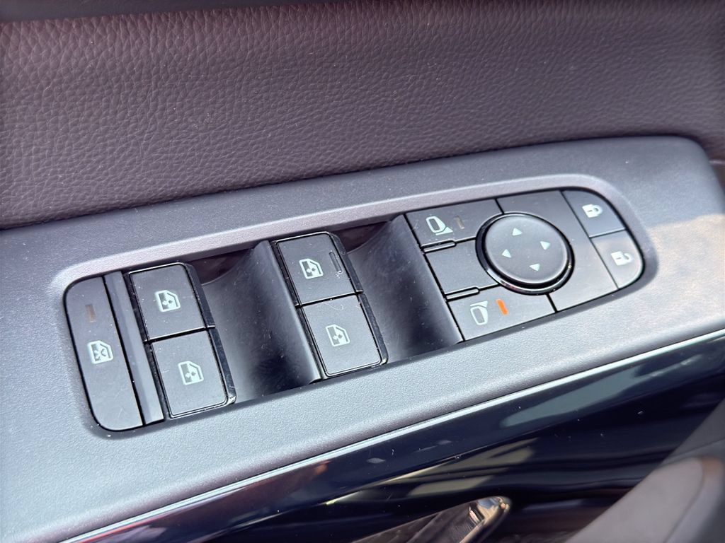 Certified 2025 Nissan Pathfinder S AWD/4WD image 12