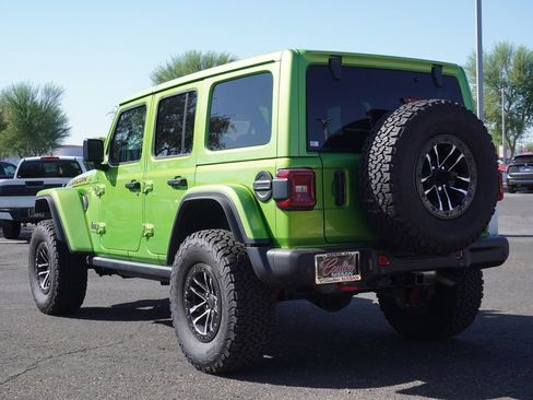 Used 2025 Jeep Wrangler Unlimited Rubicon AWD/4WD image 4
