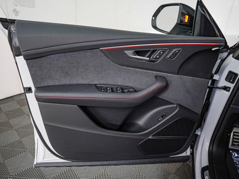 New 2026 Audi SQ8 Prestige image 22