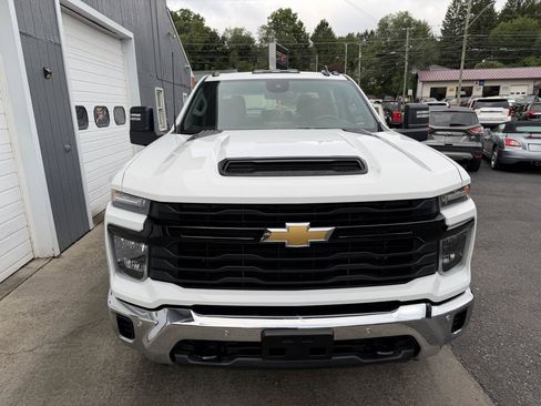 Used 2025 Chevrolet Silverado 3500 W/T w/ WT/CX Safety Package AWD/4WD image 2