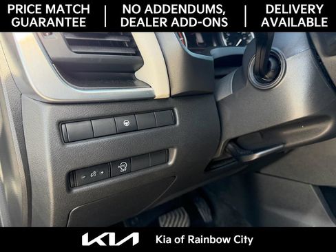 Used 2023 Nissan Rogue SV image 12