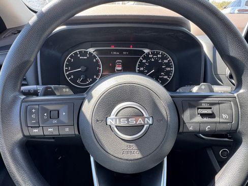 Used 2023 Nissan Rogue S image 27