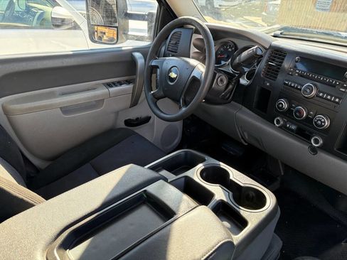 Used 2011 Chevrolet Silverado 3500 W/T image 18