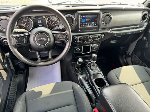 Used 2022 Jeep Wrangler Sport AWD/4WD image 19