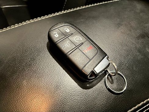 Used 2017 Jeep Grand Cherokee Limited AWD/4WD image 34