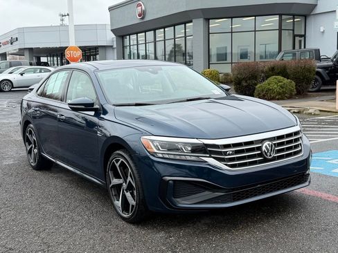 Used 2020 Volkswagen Passat 2.0T R-Line image 2
