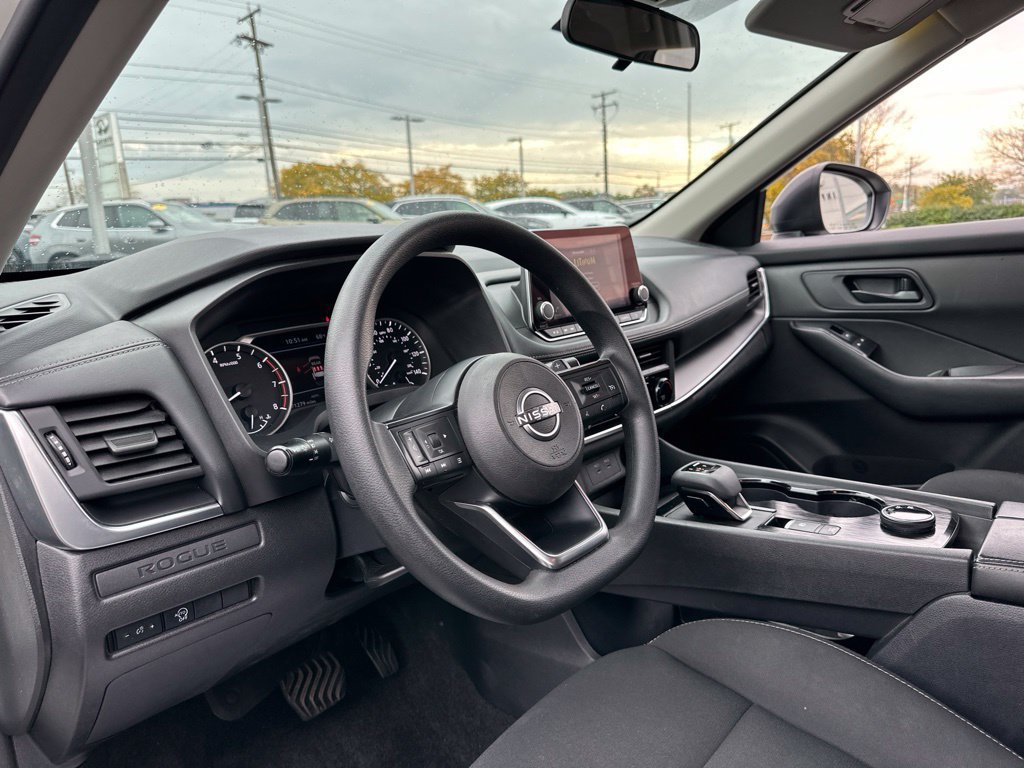 Used 2024 Nissan Rogue S AWD/4WD image 39