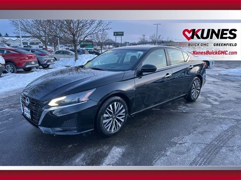 Used 2023 Nissan Altima 2.5 SV image 12