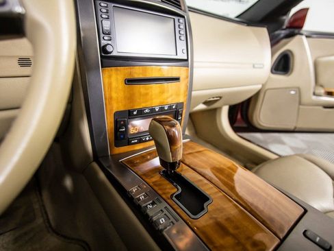 Used 2008 Cadillac XLR image 27