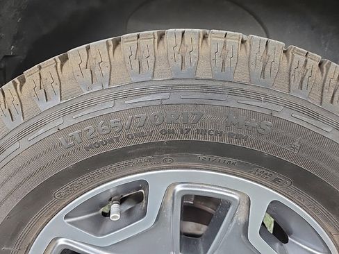 Used 2015 Jeep Wrangler Unlimited Rubicon w/ Max Tow Package image 13