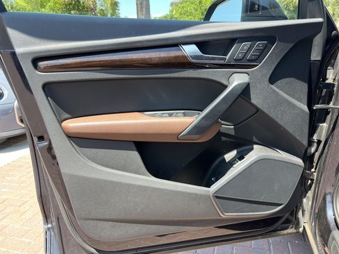 Used 2019 Audi Q5 2.0T Premium w/ Convenience Package AWD/4WD image 15