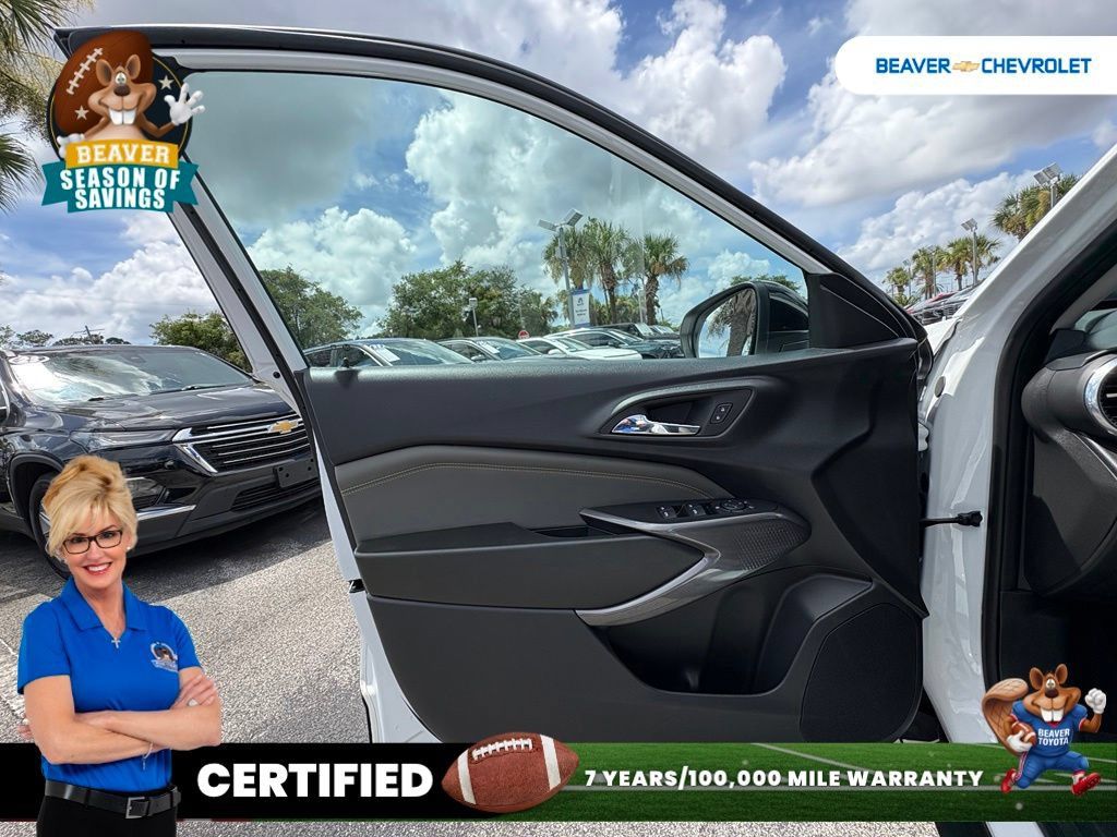 Used 2024 Chevrolet Trax ACTIV w/ Sunroof Package FWD image 32