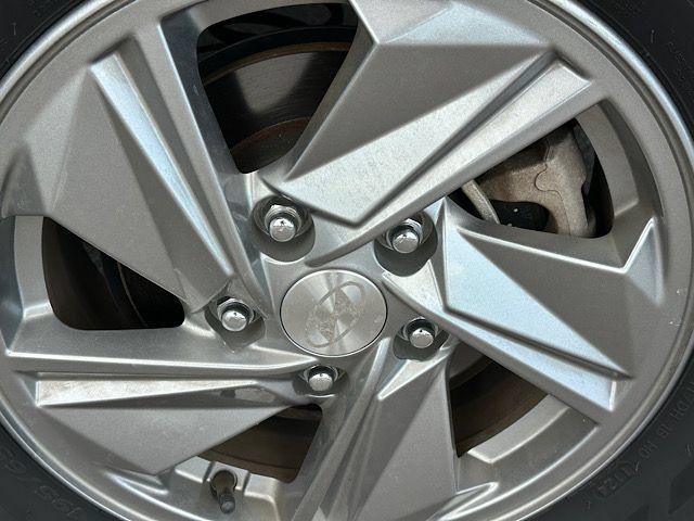 Certified 2024 Hyundai Elantra SE FWD image 30
