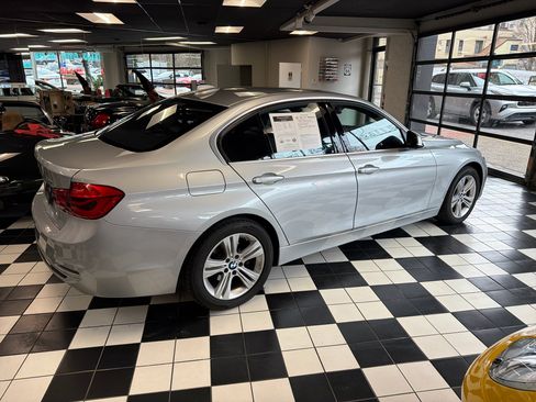 Used 2017 BMW 330i xDrive 330i xDrive SULEV Sedan image 4