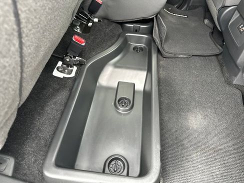 Certified 2023 Nissan Frontier SV w/ Midnight Edition Package AWD/4WD image 18