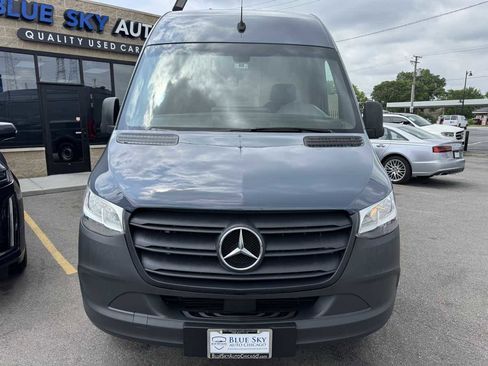 Used 2019 Mercedes-Benz Sprinter 144 image 2