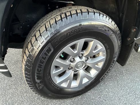 Used 2018 Toyota Tacoma SR5 image 34