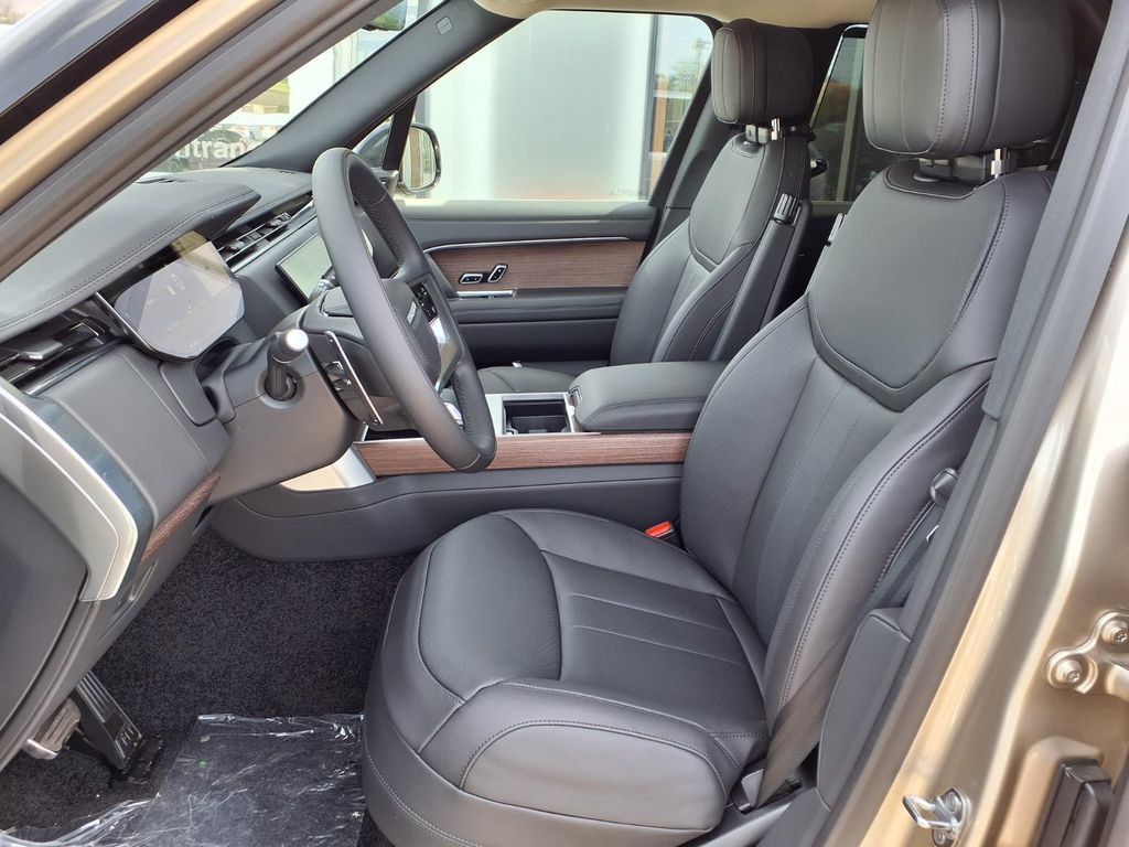 New 2026 Land Rover Range Rover Long Wheelbase SE AWD/4WD image 10