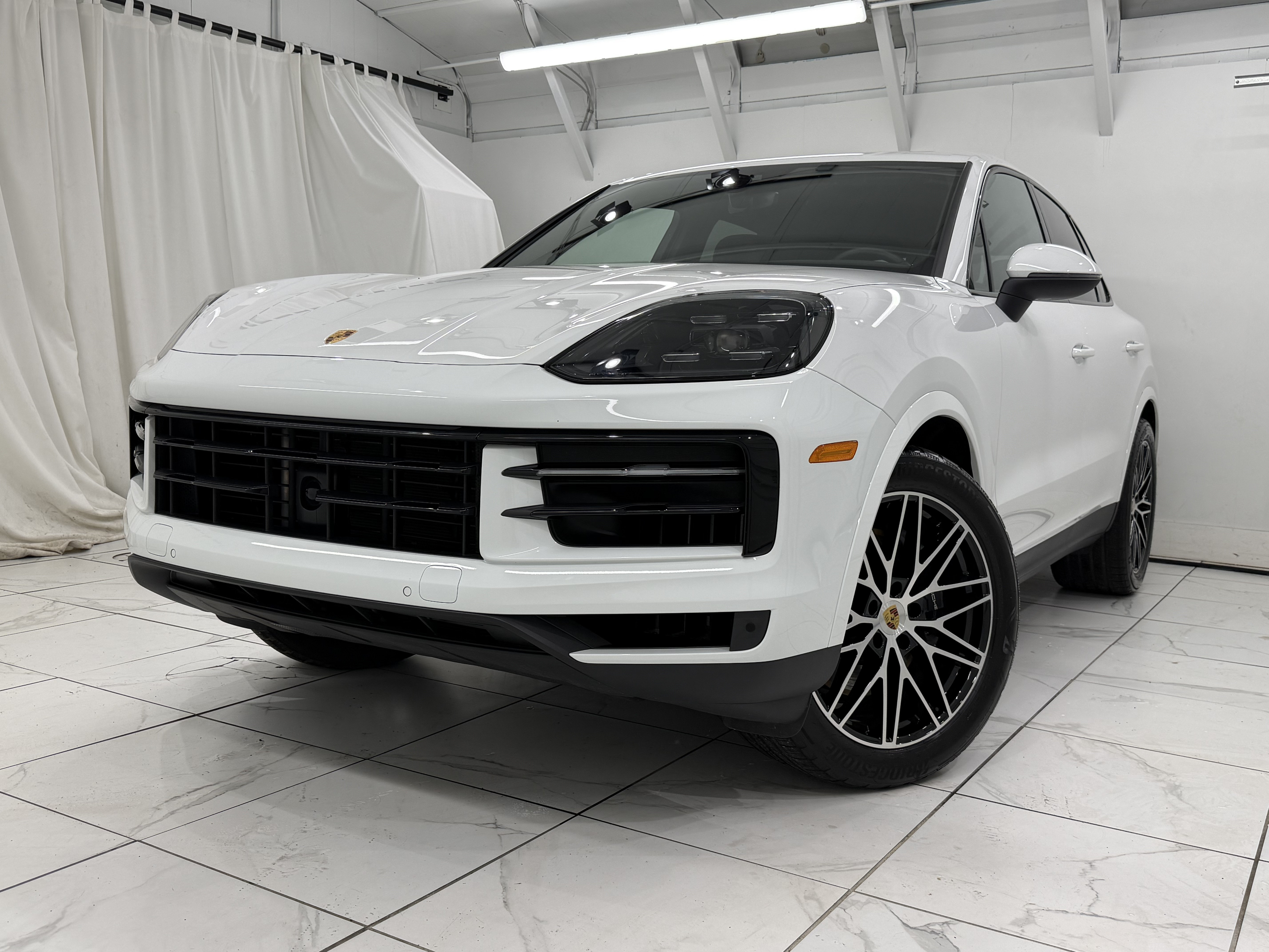 Certified 2024 Porsche Cayenne AWD/4WD image 8