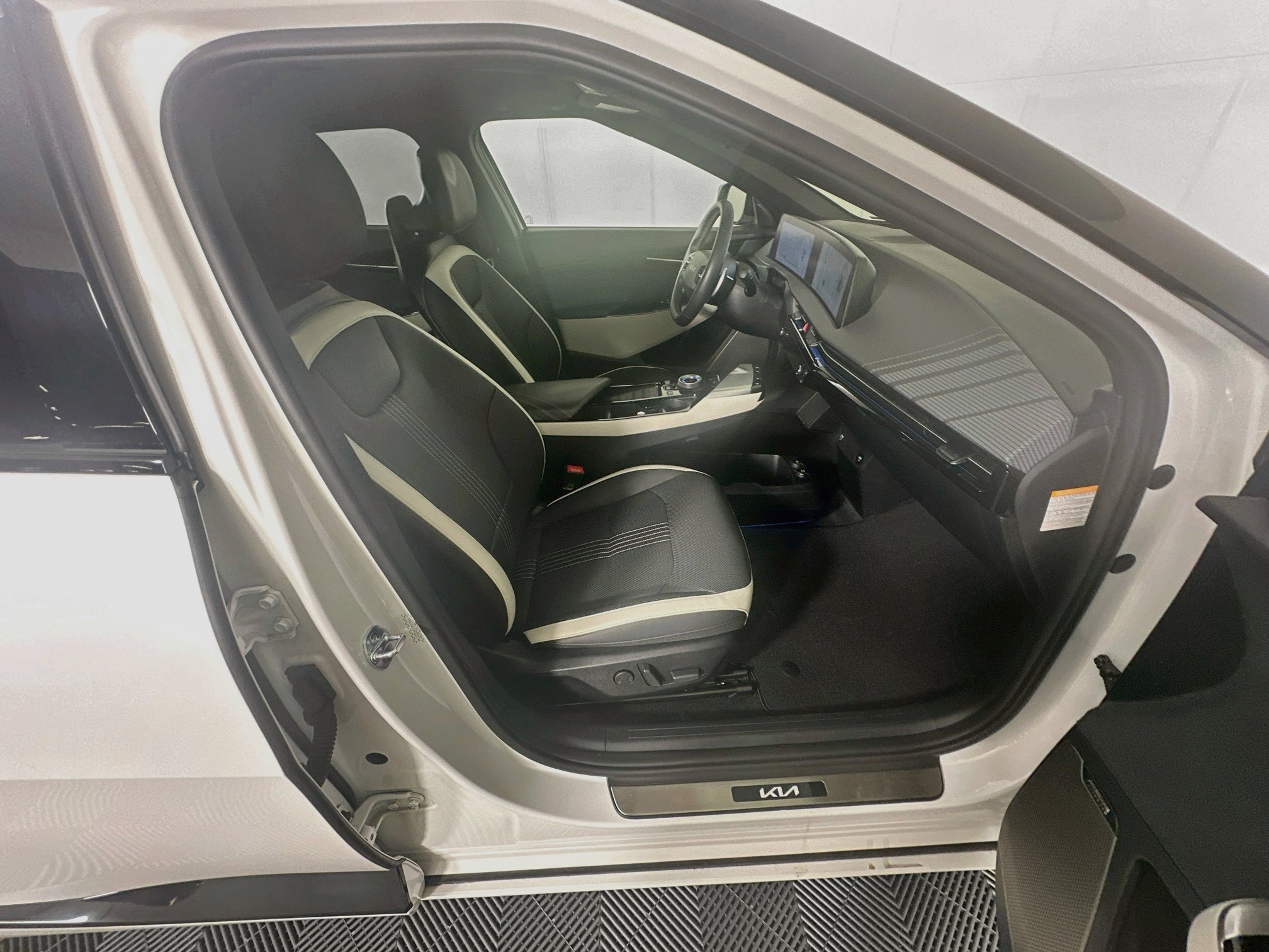 Used 2024 Kia EV6 GT-Line RWD image 32