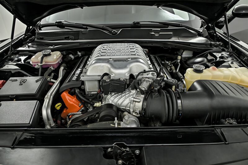 Used 2016 Dodge Challenger SRT Hellcat RWD image 12