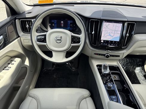 Certified 2024 Volvo XC60 B5 Ultimate w/ Protection Package Premier AWD/4WD image 13