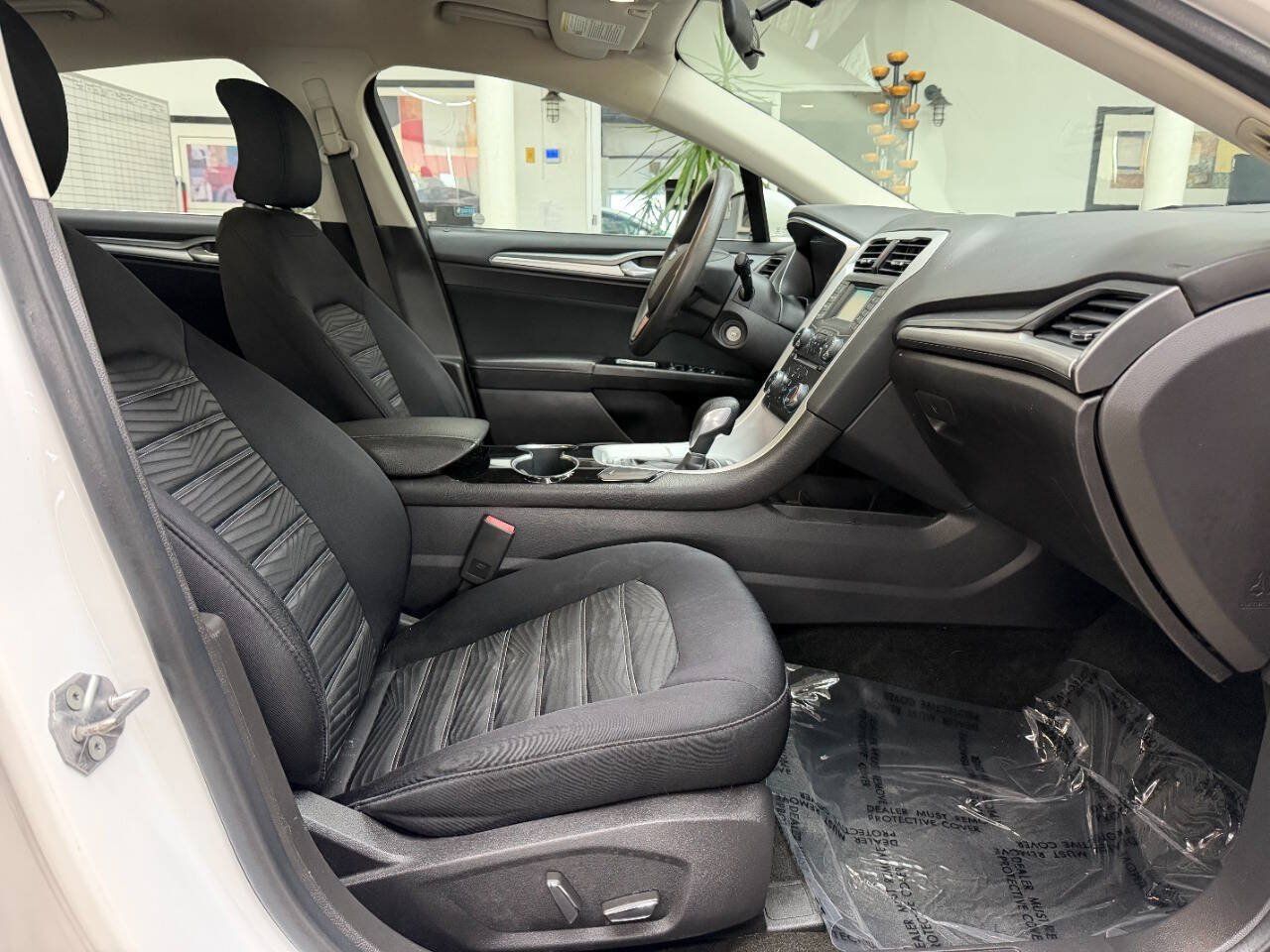 Used 2016 Ford Fusion SE FWD image 17