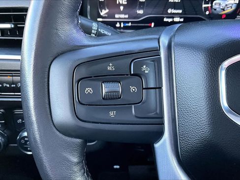 Used 2023 GMC Yukon SLE image 25