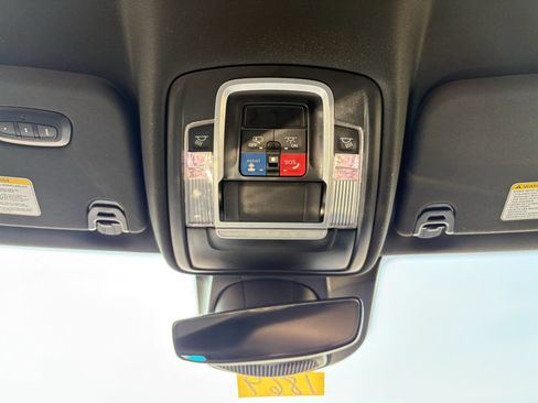 Used 2024 RAM 1500 Laramie AWD/4WD image 15