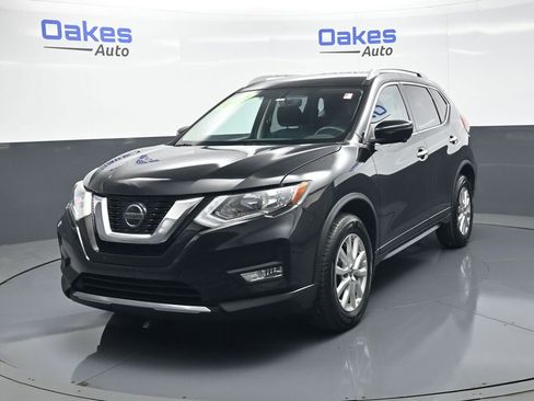 Used 2018 Nissan Rogue SV w/ Premium Package image 4