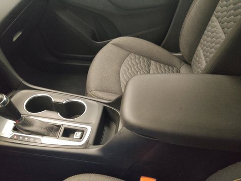 Used 2019 Chevrolet Equinox LT FWD image 26