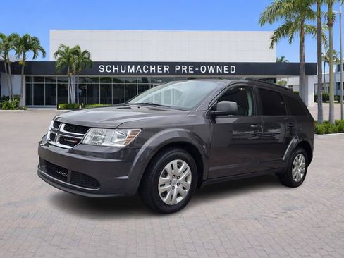 Used 2020 Dodge Journey SE image 3