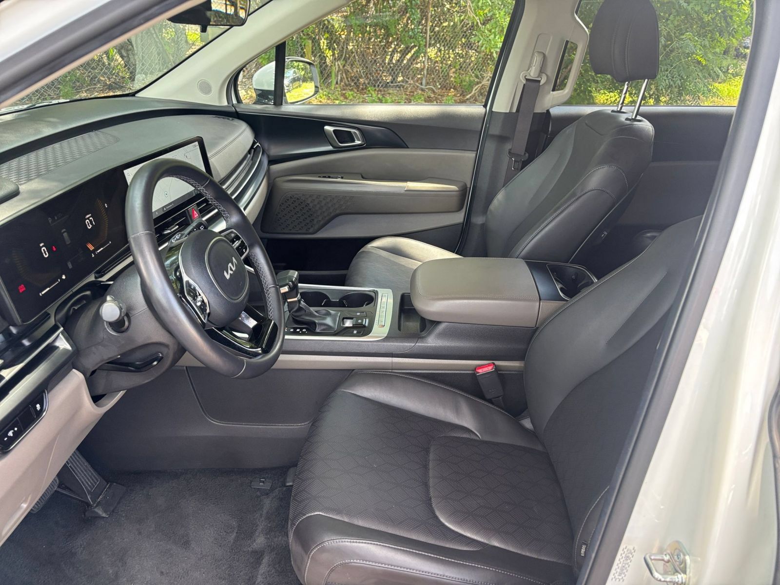 Used 2026 Kia Carnival FWD image 28