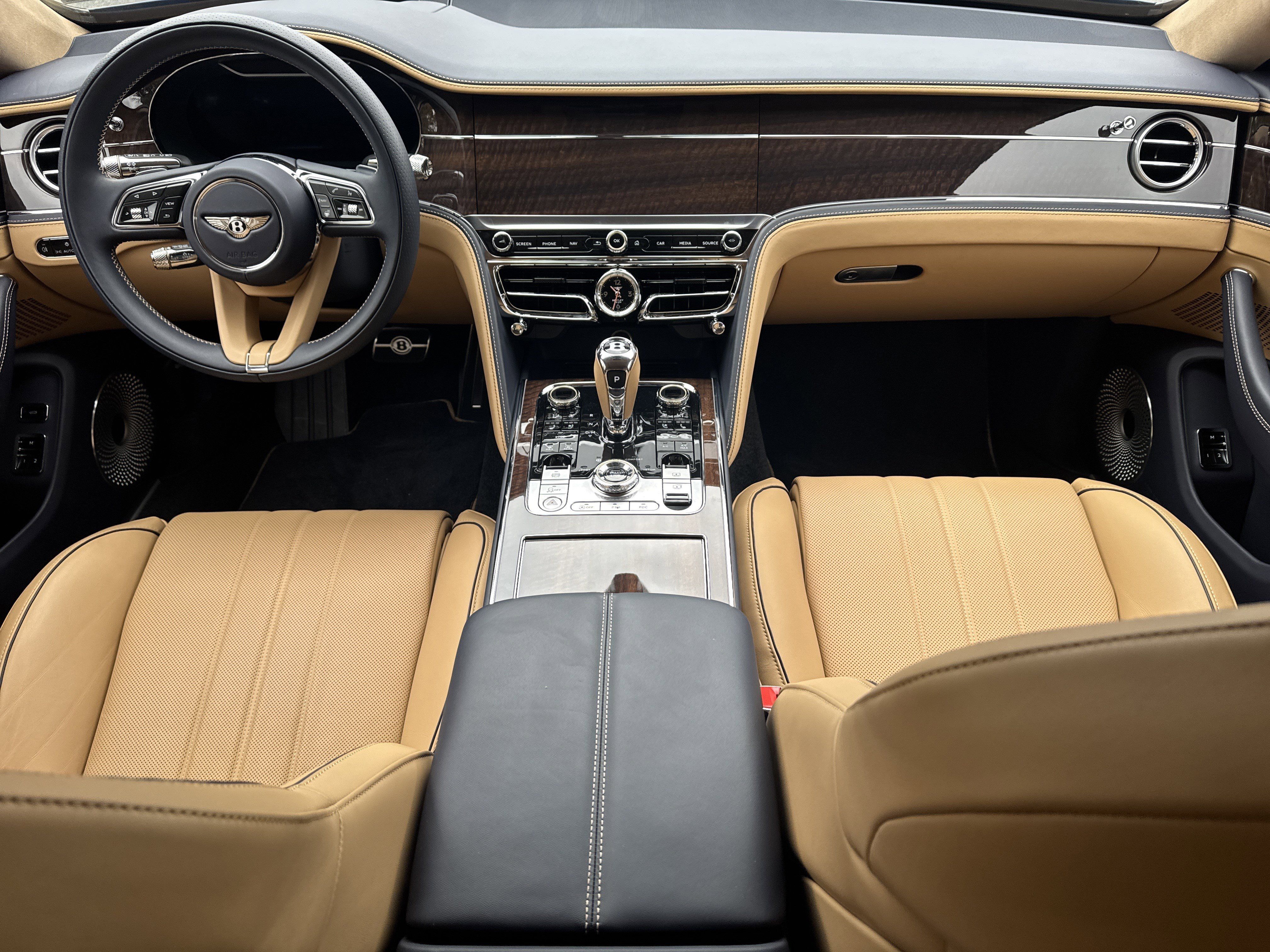 Used 2024 Bentley Flying Spur V8 AWD/4WD image 4