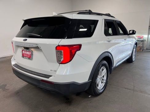 Used 2020 Ford Explorer XLT image 3