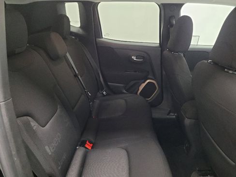 Used 2016 Jeep Renegade Latitude image 19