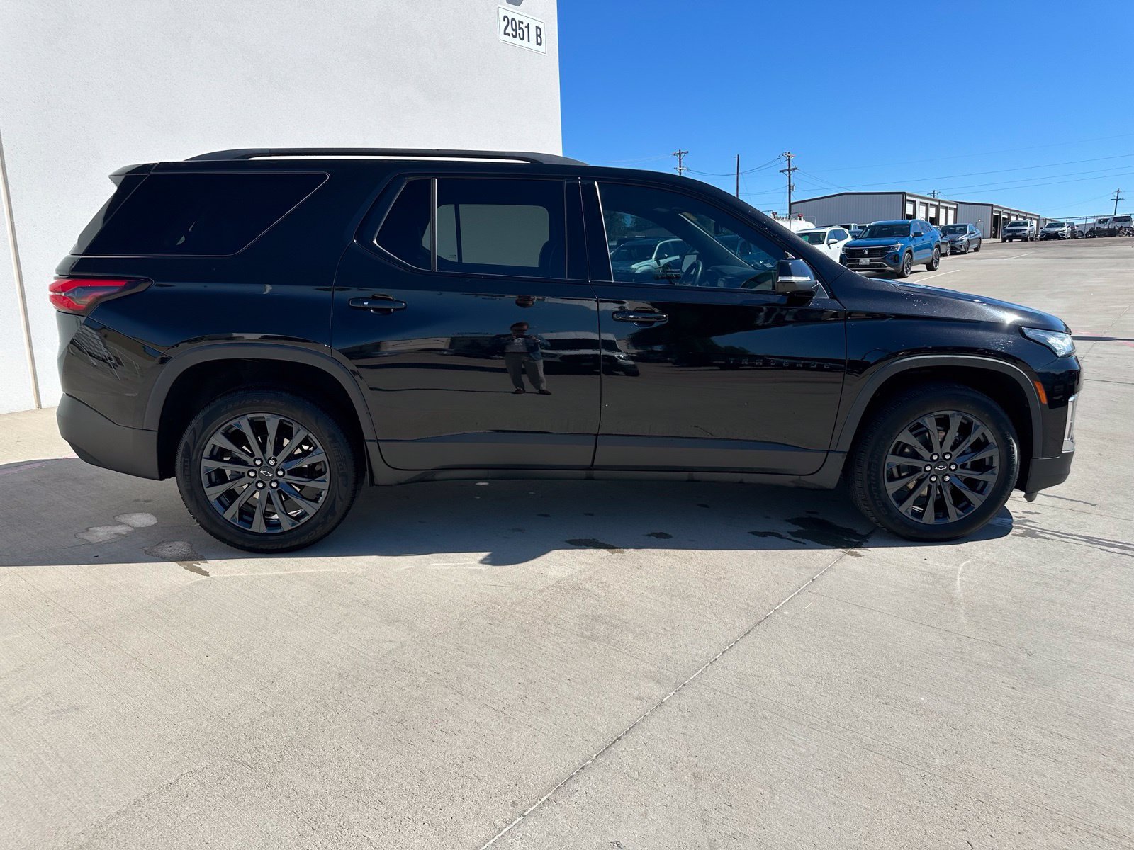 Used 2022 Chevrolet Traverse RS FWD image 8