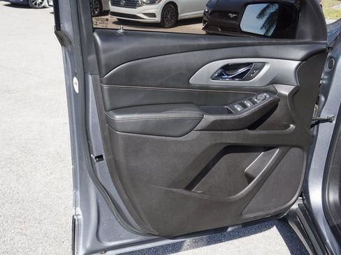 Used 2021 Chevrolet Traverse LS image 17