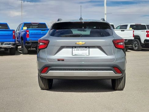 New 2026 Chevrolet Trax LT w/ Driver Confidence Package image 9