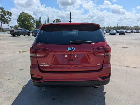 Used 2019 Kia Sorento FWD image 7