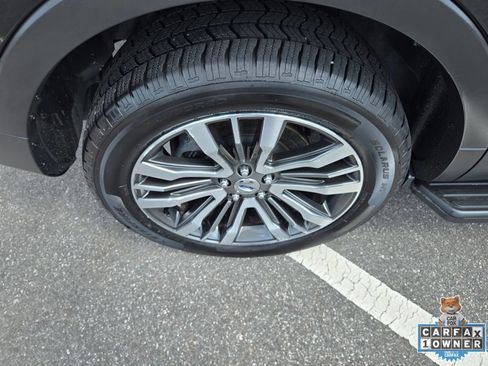 Used 2018 Ford Explorer Platinum AWD/4WD image 12