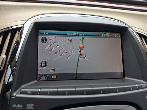 Used 2011 Buick LaCrosse CXL image 16