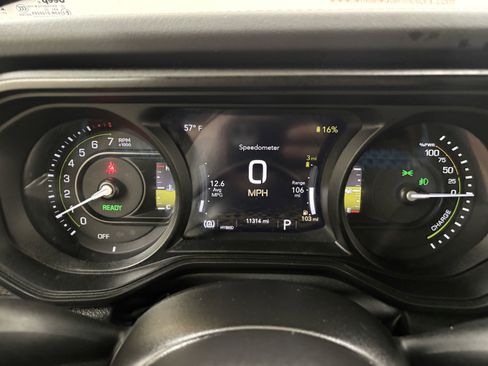 Used 2024 Jeep Wrangler Unlimited Rubicon 4xe image 35