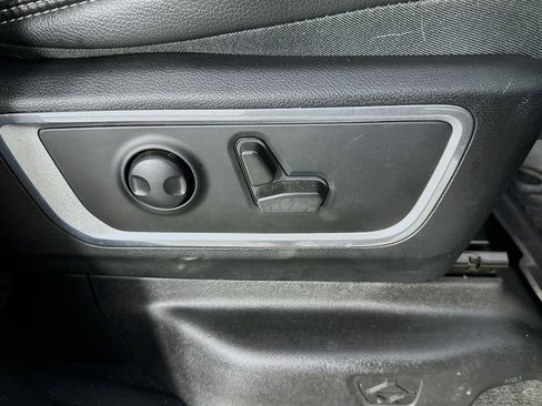 Used 2022 RAM 1500 Laramie AWD/4WD image 24