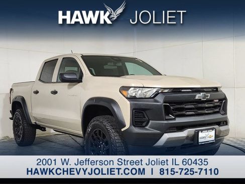 Used 2024 Chevrolet Colorado Trail Boss w/ Advanced Trailering Package AWD/4WD image 9