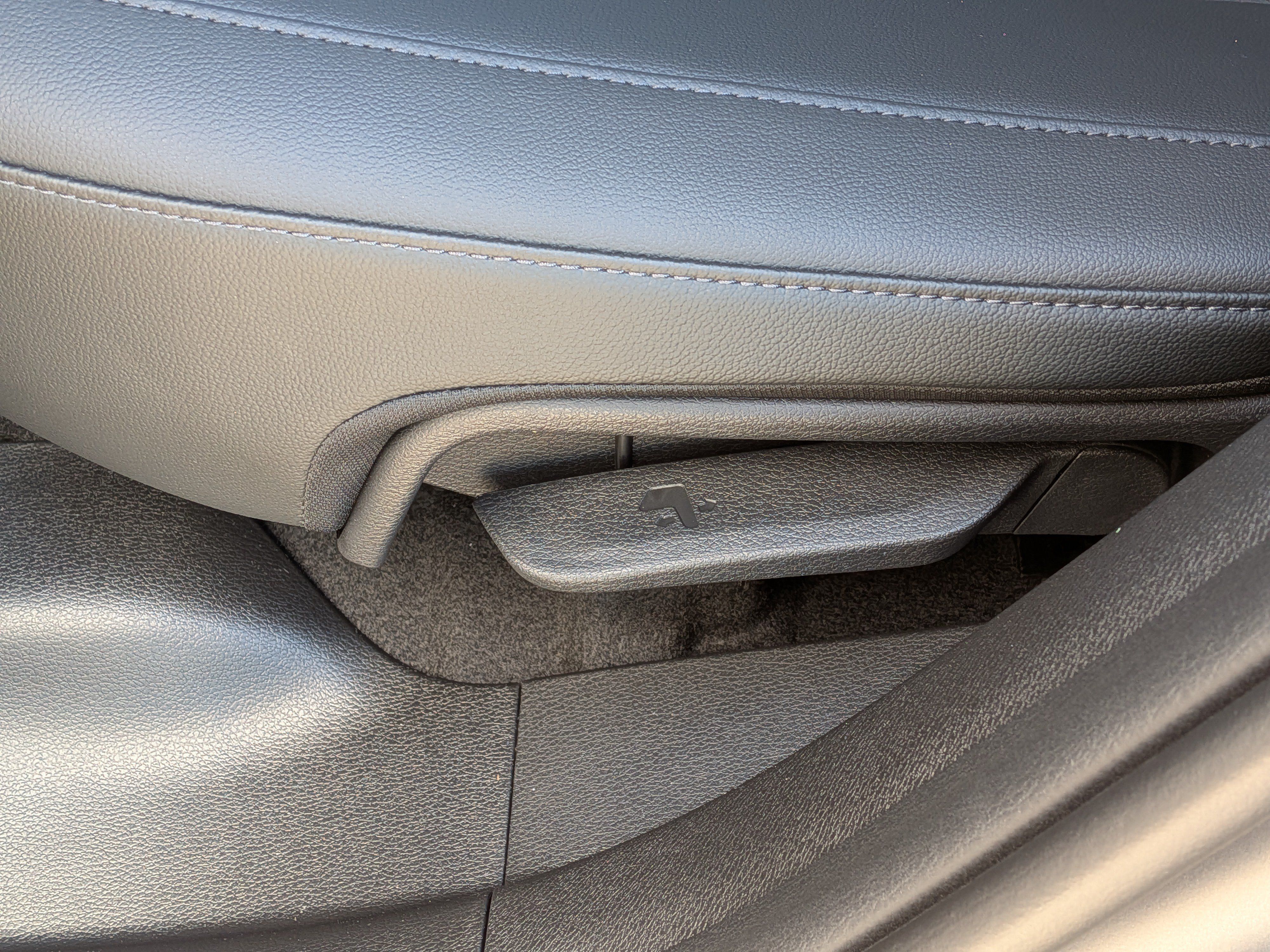 New 2026 Kia Sportage SX FWD image 16