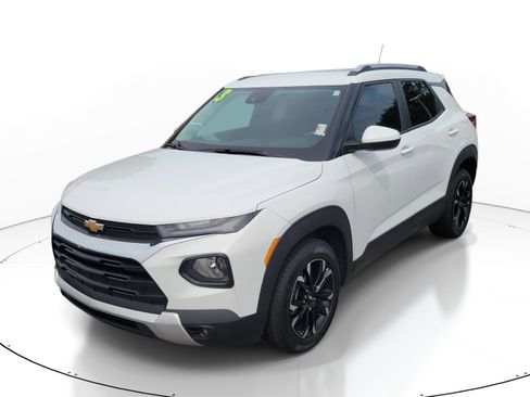 Used 2023 Chevrolet TrailBlazer LT FWD image 3