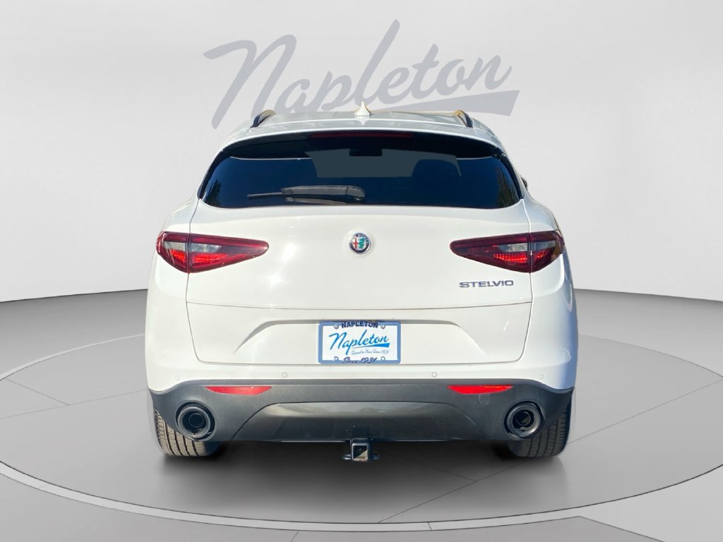 Used 2022 Alfa Romeo Stelvio Sprint RWD image 4