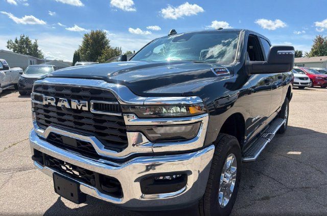 Used 2025 RAM 2500 Big Horn AWD/4WD image 4